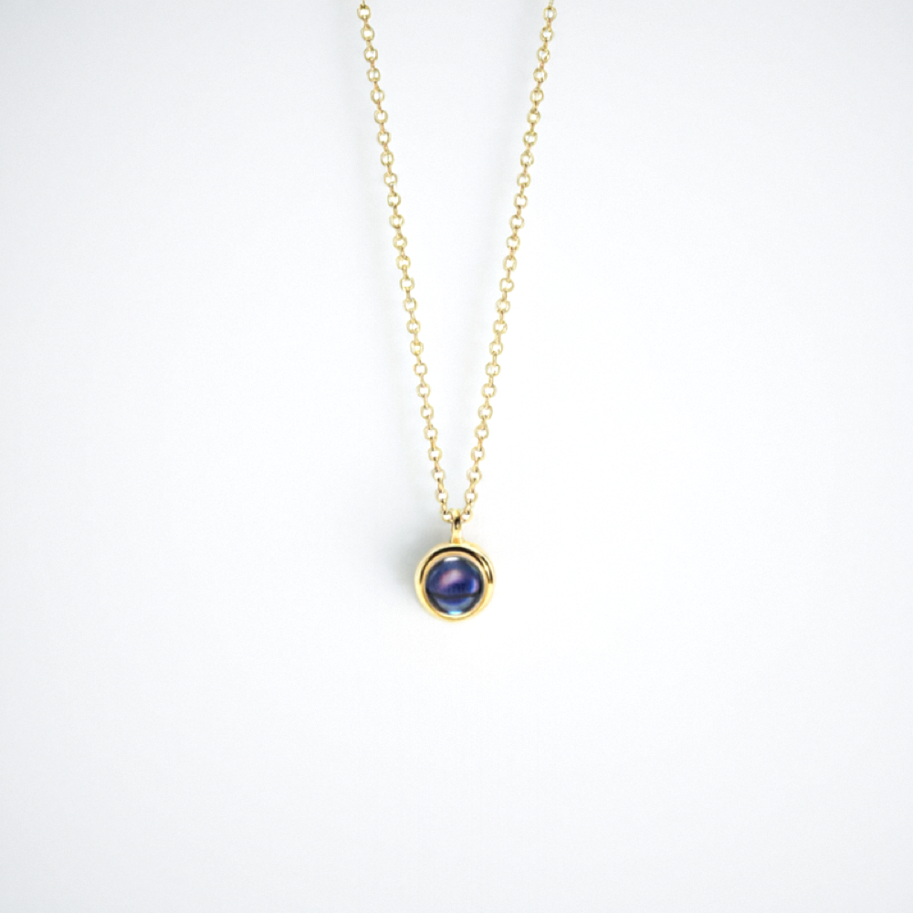 Circle-Shaped Projection Photo Necklace