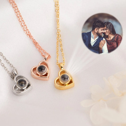 Heart-Shaped Projection Photo Necklace
